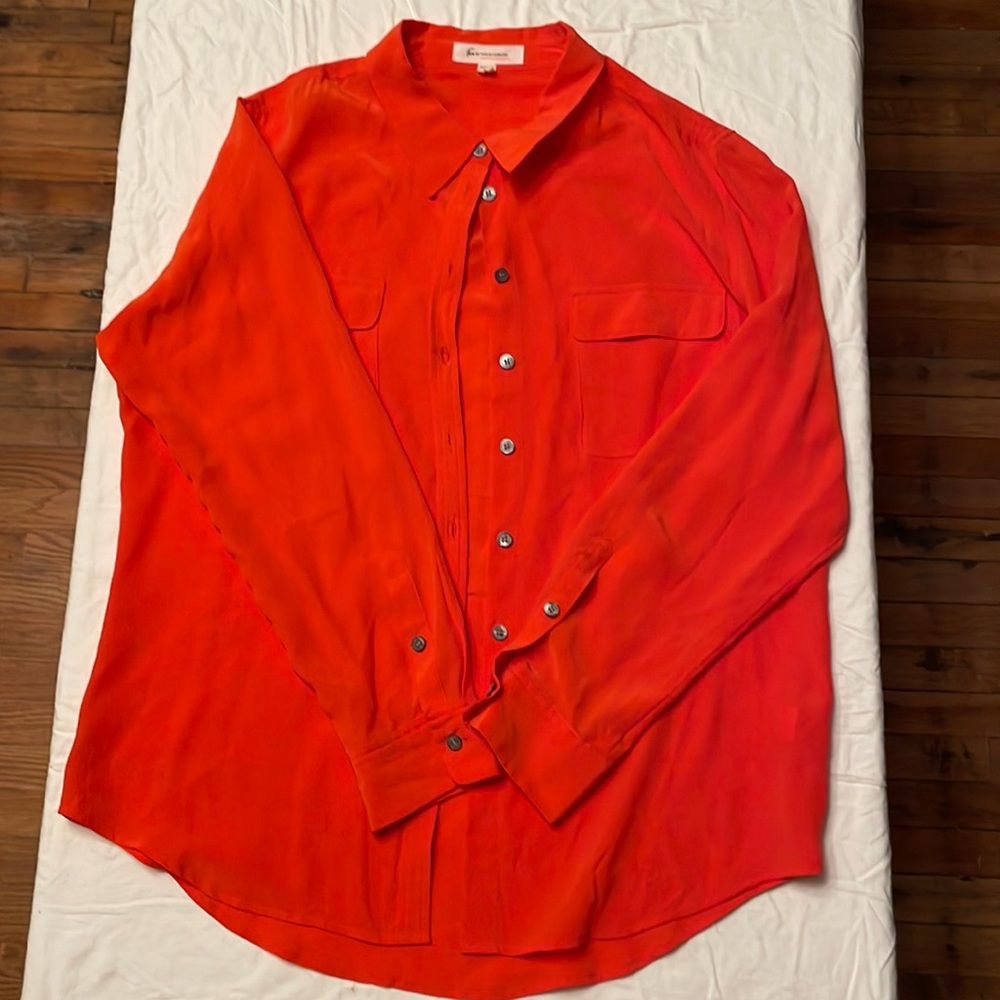 Two by Vince Camuto 100% Silk Red Button Down Top